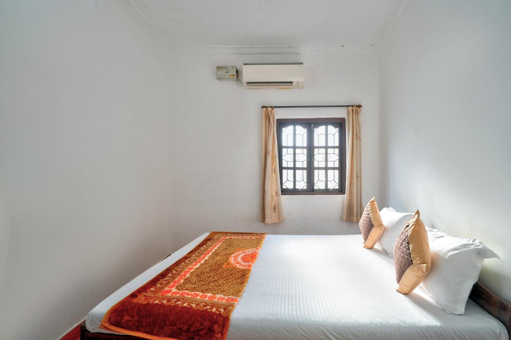 Om Sai Guest House Calangute Exterior foto