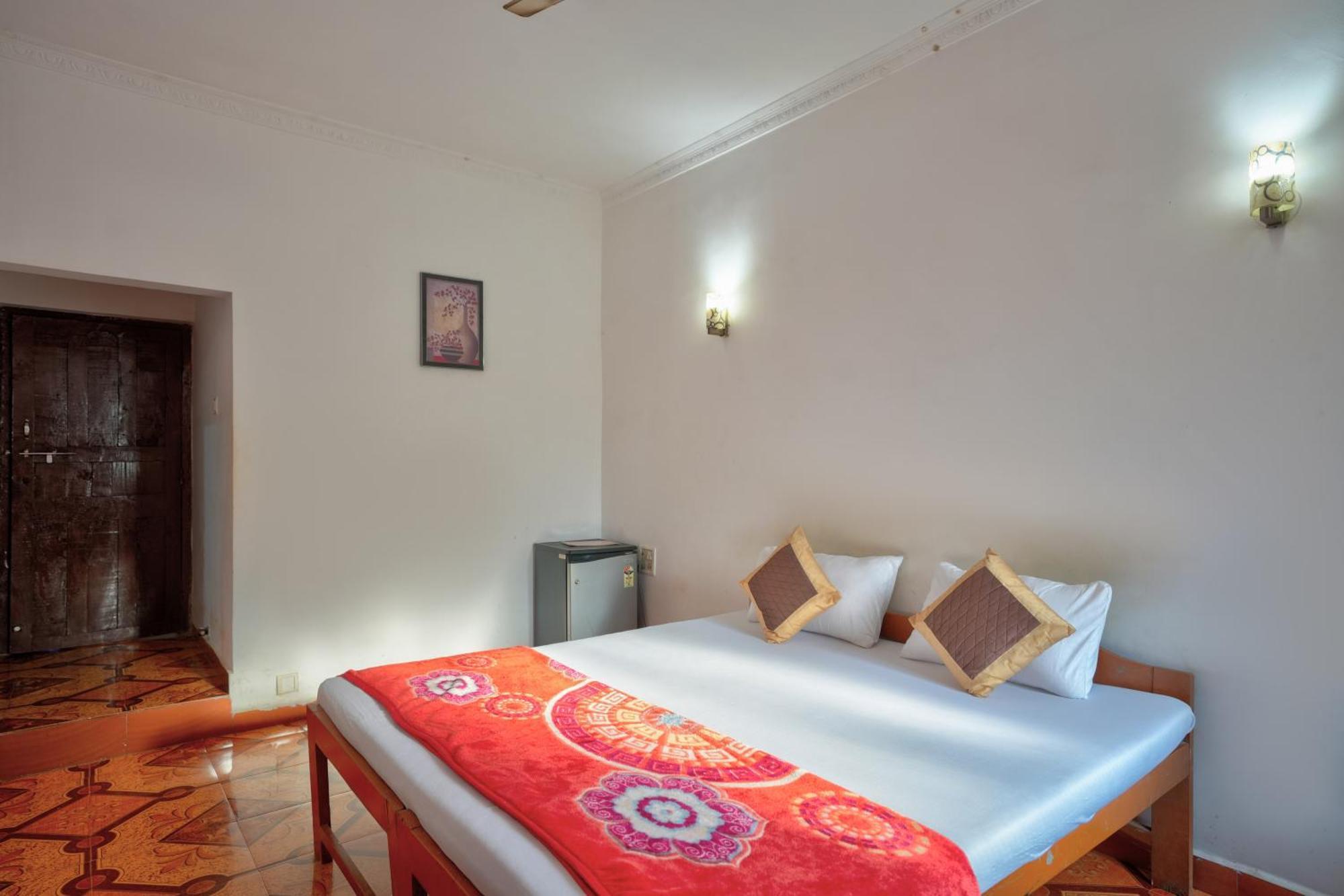 Om Sai Guest House Calangute Exterior foto